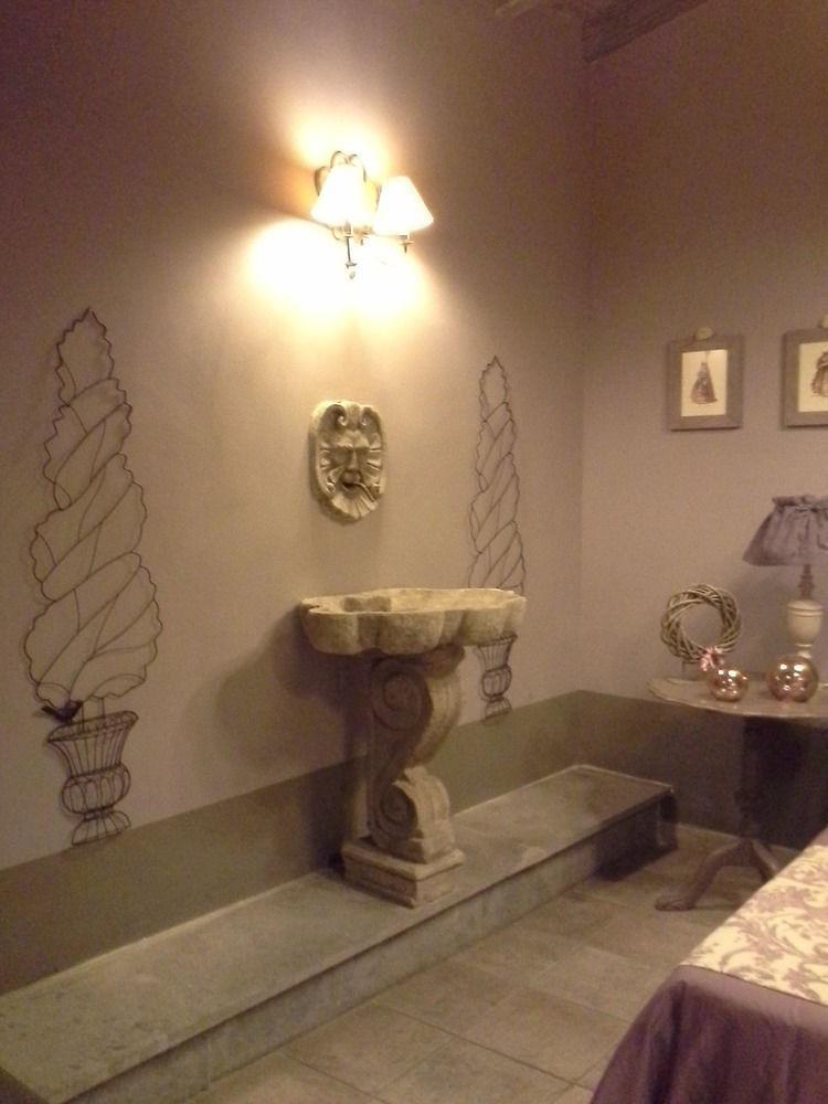 Residenza Teodorico Re B&B Viterbo Esterno foto